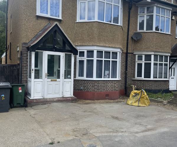 Woodford New Road, E17