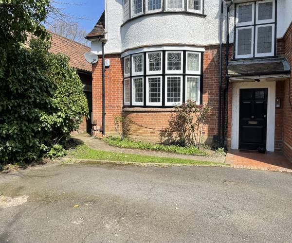 Parking on Kingsdowne Road, KT6