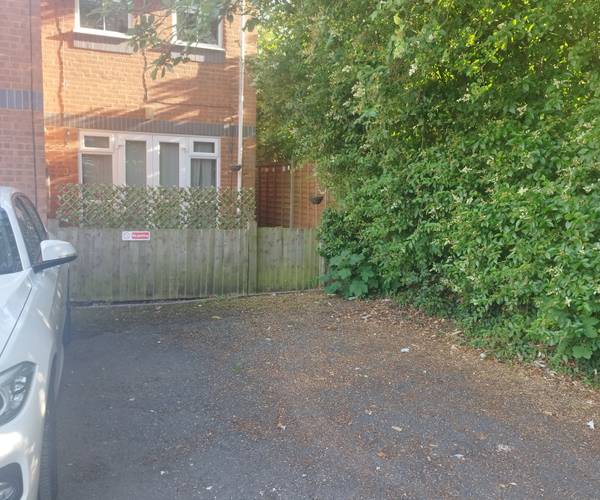 Parking on Wood End Close, HP2