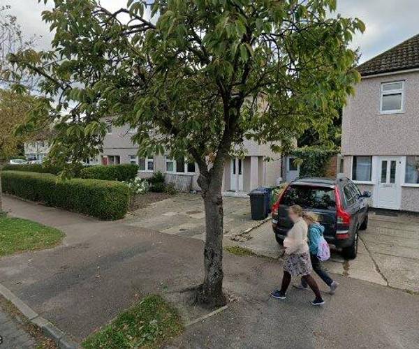 Parking on Godwin Way, CB1