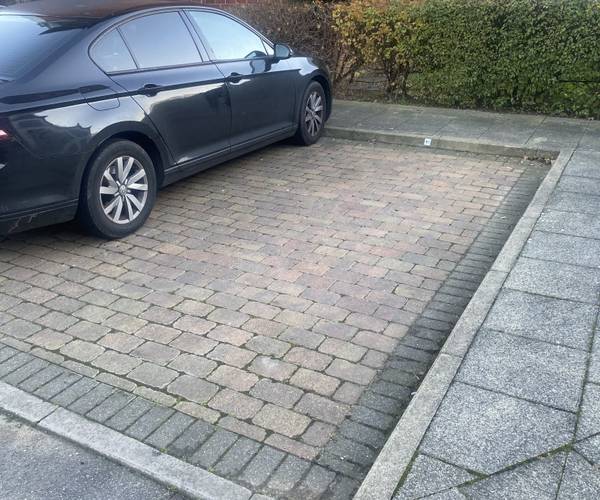 Parking on Riverside Close, RM1