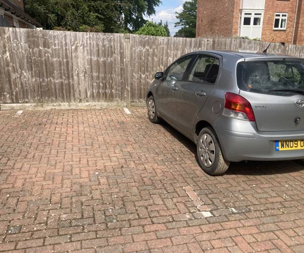 Parking on Hillsale Piece, OX4