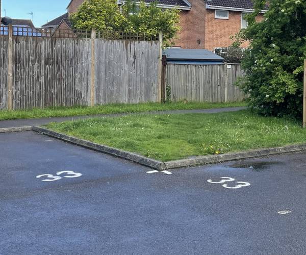 Parking on The Ridings, TN12