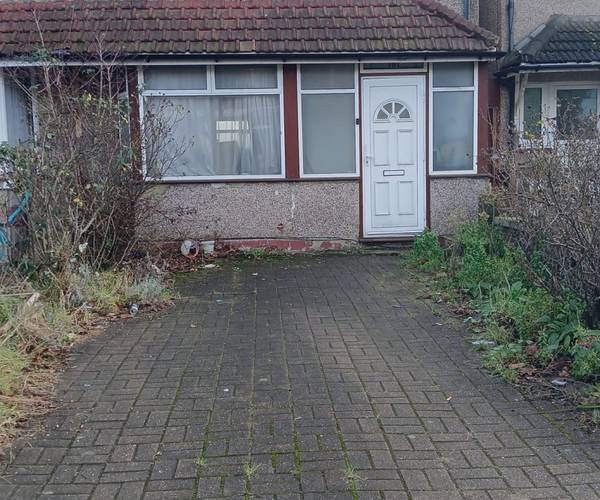Parking on Oldchurch Road, RM7