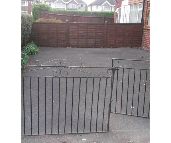 Private driveway on Elmfield Avenue, GL51