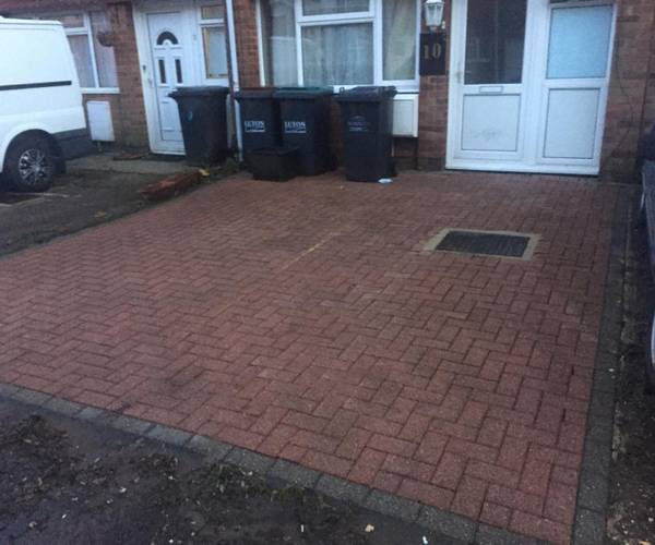 Parking on Chertsey Close, LU2
