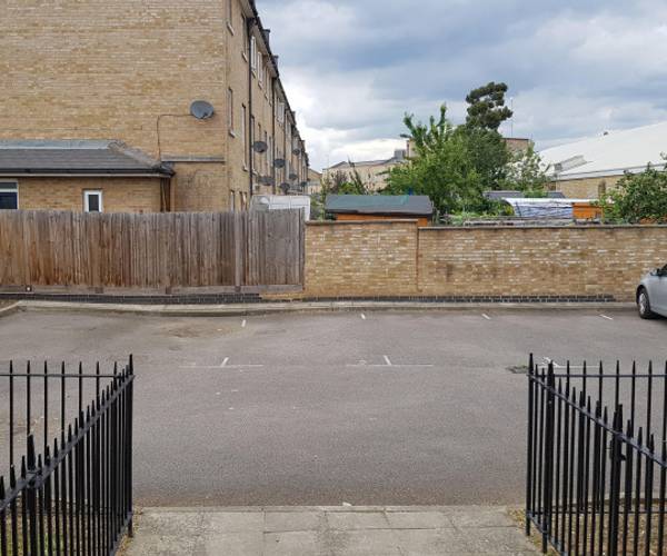 Parking on Castlemain Street, E1