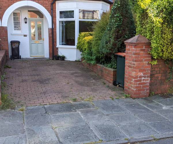 Parking on Preston Avenue, NP20