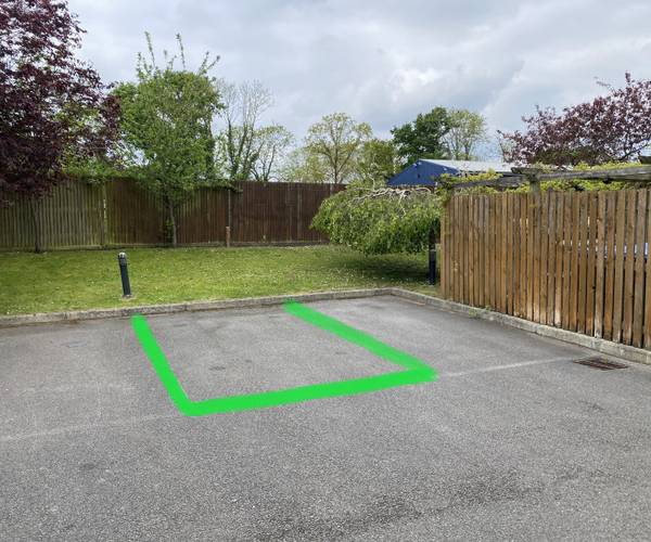 Parking on Summer Crossing, KT7