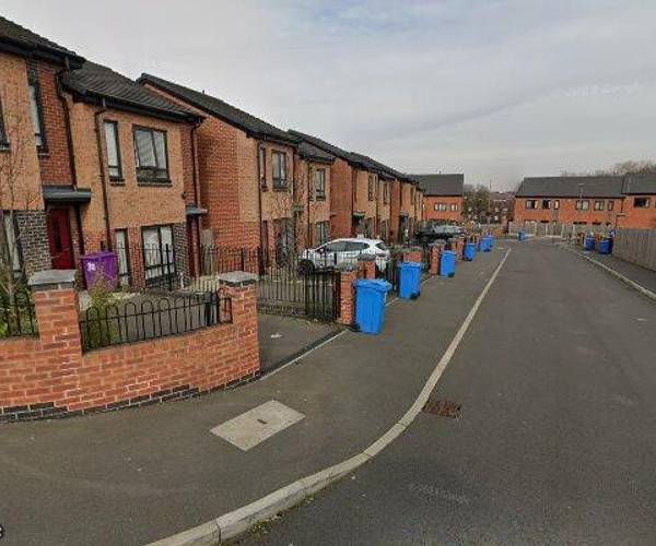 Notre Dame Close, L5