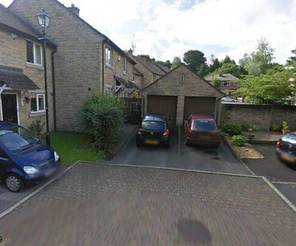 Parking on Willowbank Drive, SK10