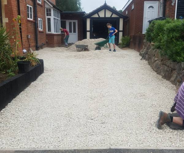 Parking on Meadow Hill Road, B38
