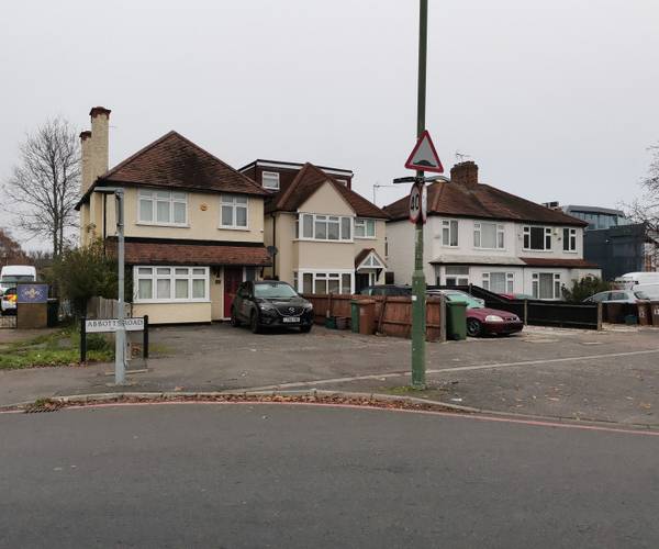 Parking on Abbotts Road, SM3