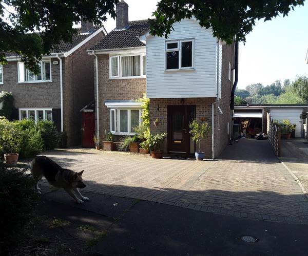 Parking on The Drive, PE3