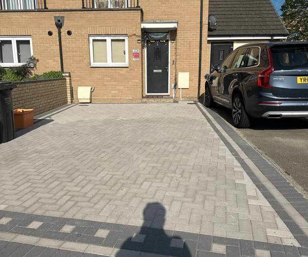 Parking on Blake Avenue, SS14