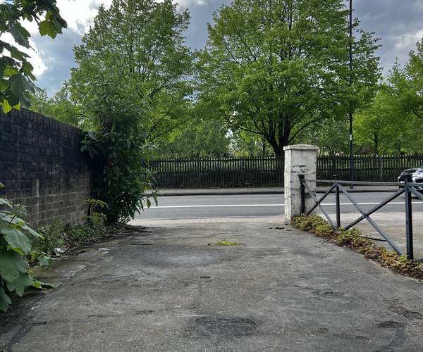 Parking on Seven Sisters Road, N4