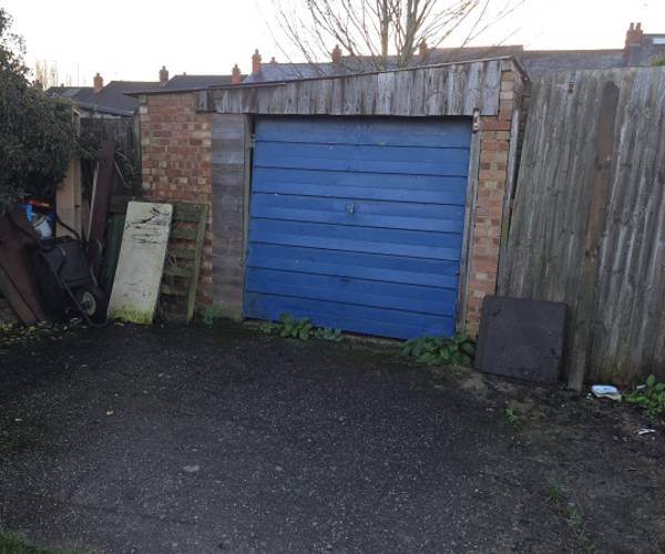 Parking on Peverels Way, NN5