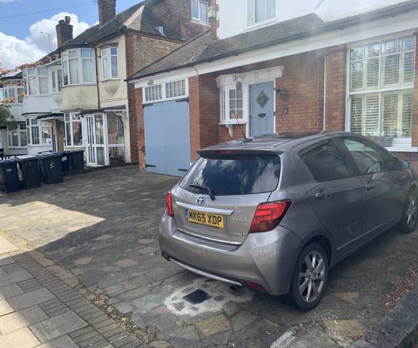 Parking on Finchley Park, N12
