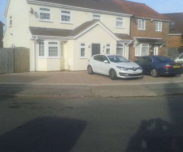 West Crescent, SL4