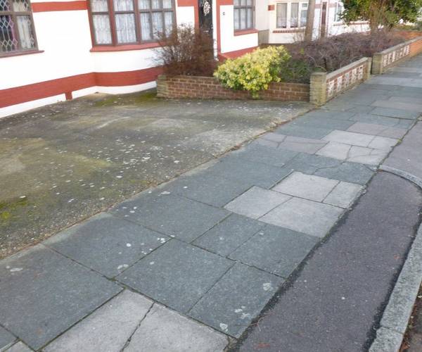 Parking on Rosecroft Gardens, TW2