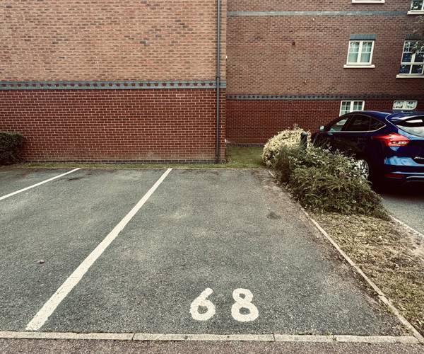Parking on Alexandra Mews, B79