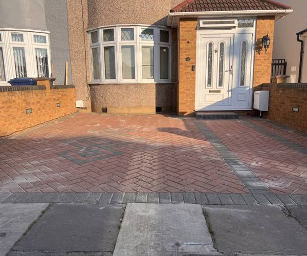 Parking on Rosecroft Road, UB1