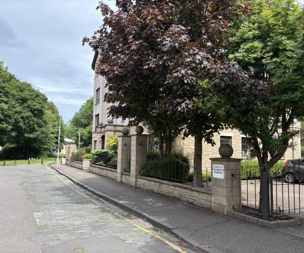 St. Leonards Hill, EH8