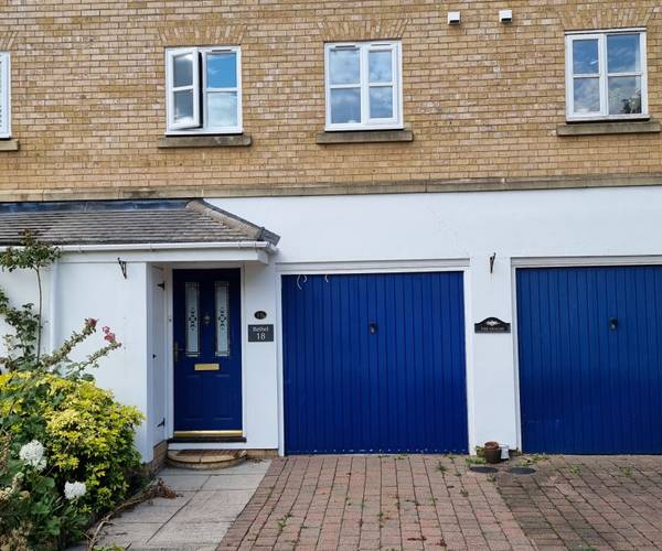 Parking on Scawen Close, SM5