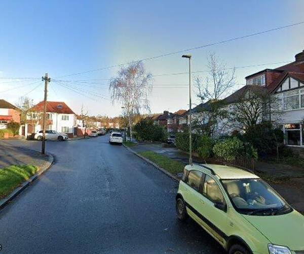 Parking on Copthall Drive, NW7