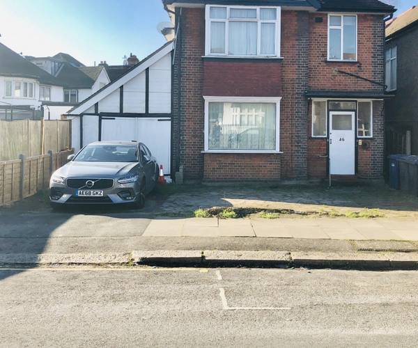 Parking on Western Avenue, NW11