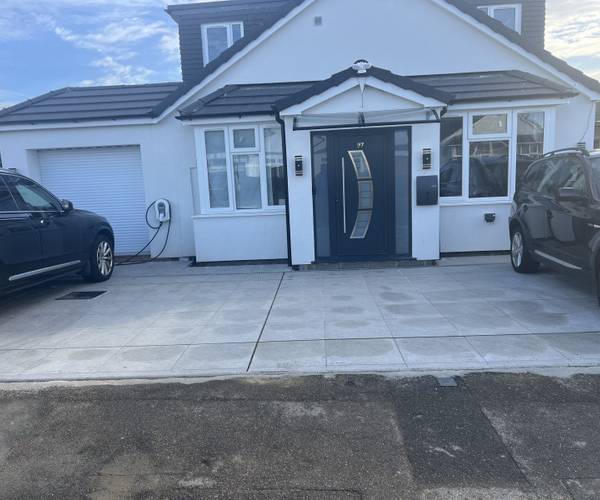 Crosthwaite Way, SL1