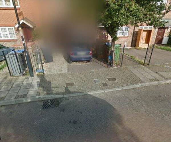 Parking on Yeats Close, NW10