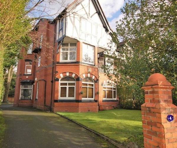 Parking on Ballbrook Avenue, M20