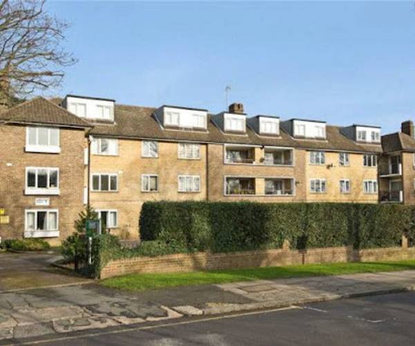 Queensmere Road, SW19