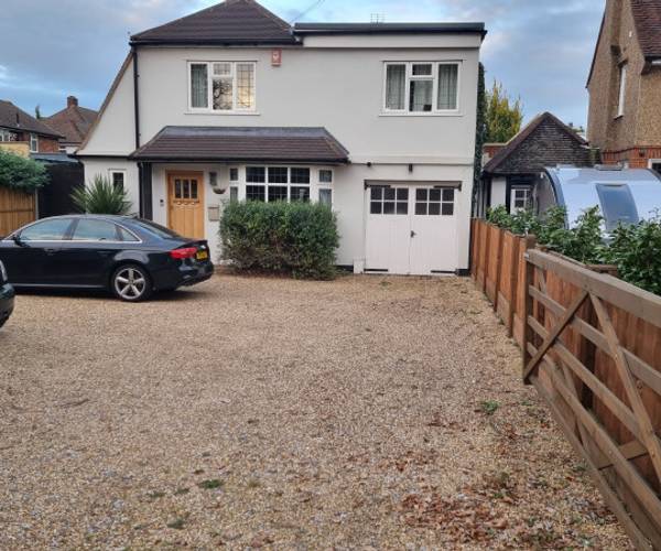 Byfleet Road, KT15