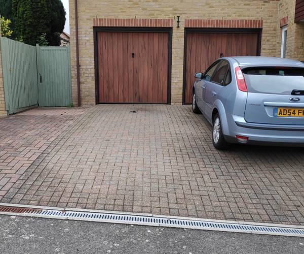Parking on Kintyre Road, PO6