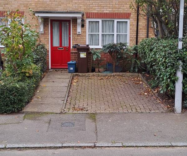 Parking on Speldhurst Road, E9