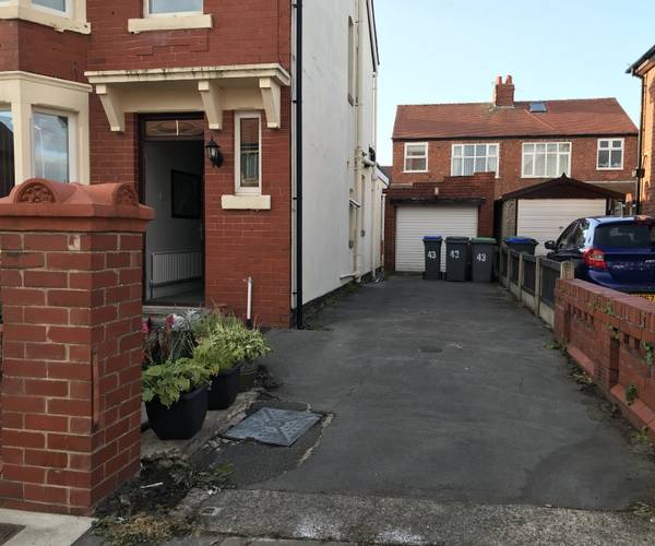 Parking on Primrose Avenue, FY4