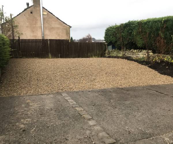 South Row, LS18