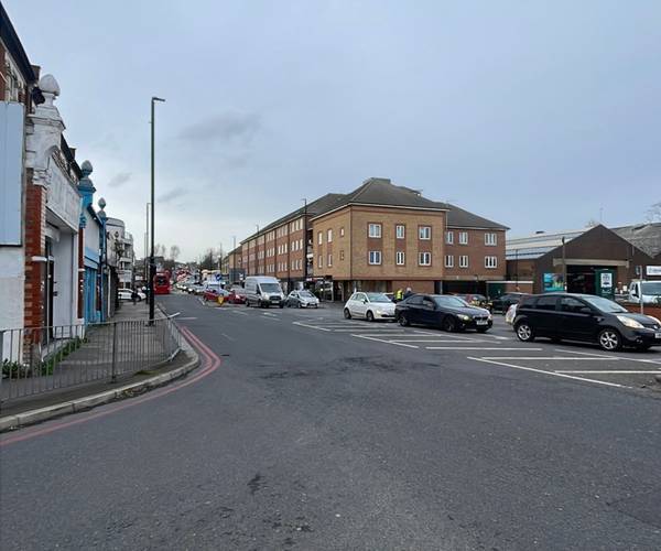 Parking on Green Lanes, N13