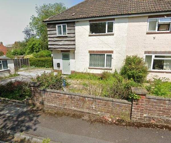 Chantry Lane, BA13