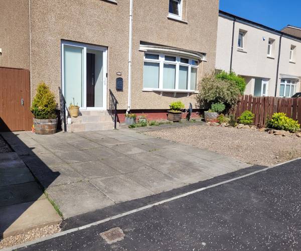 Parking on Ardmory Avenue, G42
