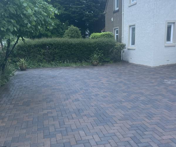 Parking on Hillhouse Road, EH4