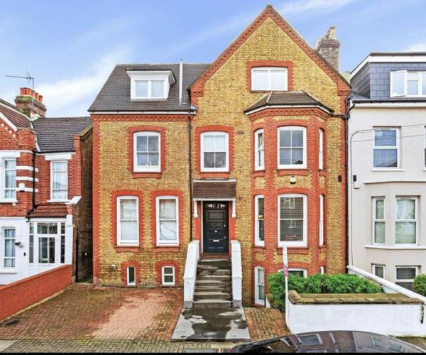 Parking on Vant Road, SW17