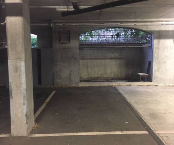 Parking on Holford Way, SW15