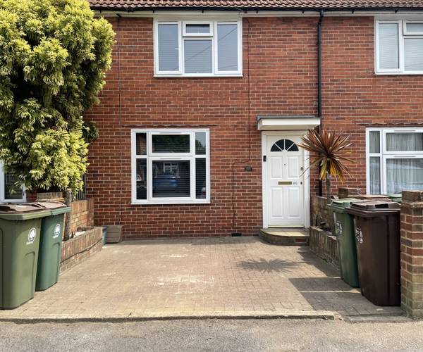 Parking on Winchcombe Road, SM5