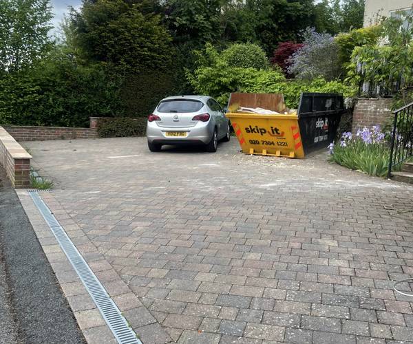 Parking on Reddown Road, CR5