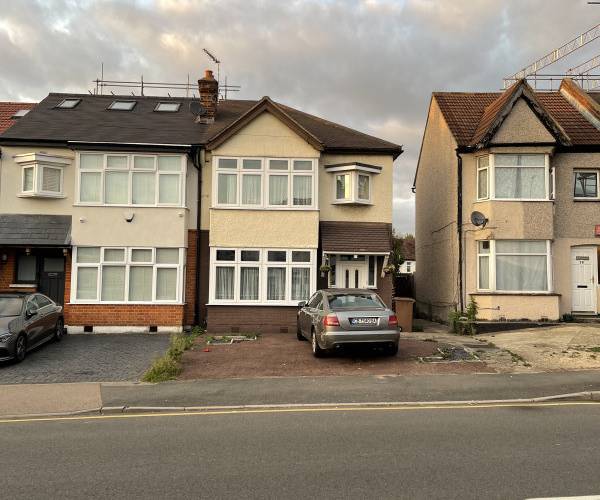 Parking on Hall Lane, E4
