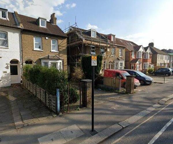 Parking on Hanworth Road, TW3