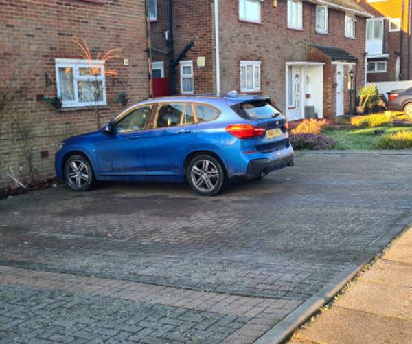 Parking on Whipperley Way, LU1